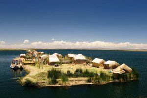 reserva nacional del lago titicaca isla flotante de los uros