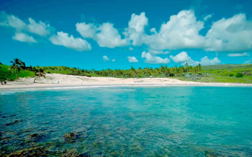 imagenes de la isla de pascua playa Anakena