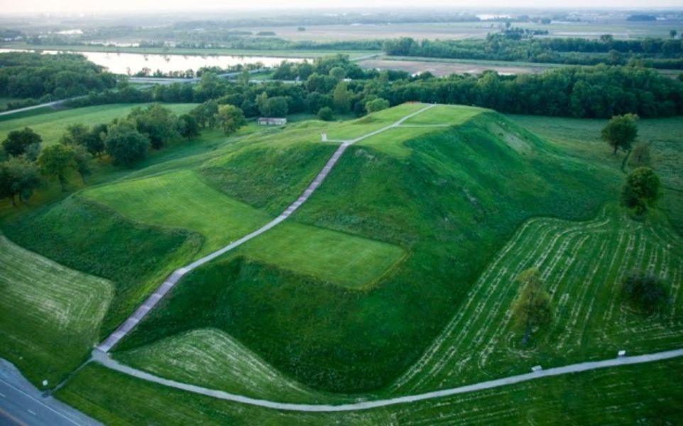 lugares historicos de estados unidos motinculos de Cahokia